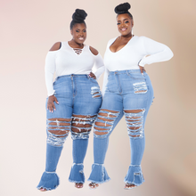Load image into Gallery viewer, Cut Close | Distressed Jeans